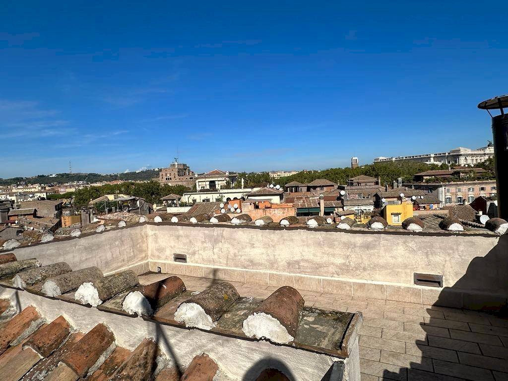 Vista - Quadrilocale via dei Coronari, 1, Roma (zona Centro Storico) - foto 2