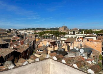 terrazza - Quadrilocale via dei Coronari, 1, Roma (zona Centro Storico) - foto 2