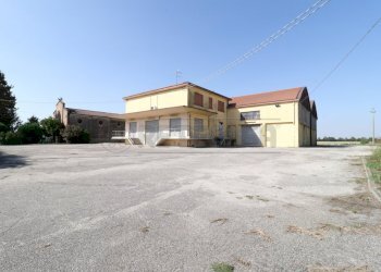 2_Esterno.JPG - Villa Bondeno - foto 2