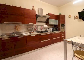 9_Cucina.JPG - Villa Bondeno - foto 8