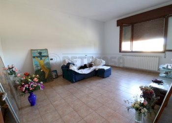12_altra camera.JPG - Villa Bondeno - foto 11