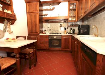 Porzione di villa storica a Bagni di Lucca (17).JP - Villa Viale Roma 9, Bagni di Lucca - foto 16