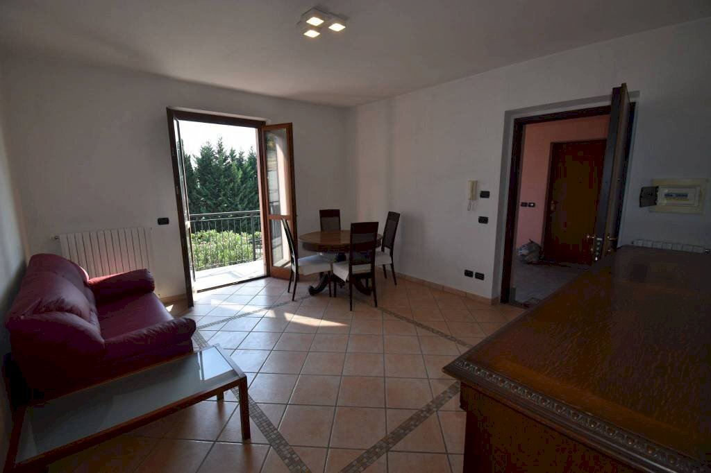 Salone - Trilocale via Viapiana, Montegrosso d'Asti - foto 2