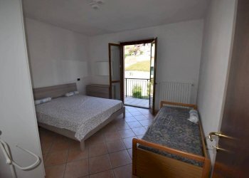 Camera da letto - Trilocale via Viapiana, Montegrosso d'Asti - foto 24