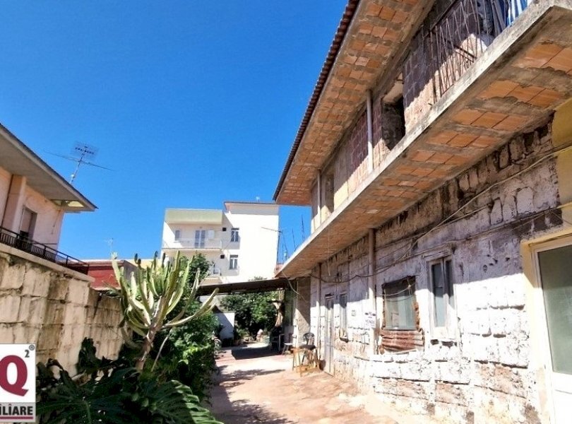 Casa indipendente Mondragone - foto 1
