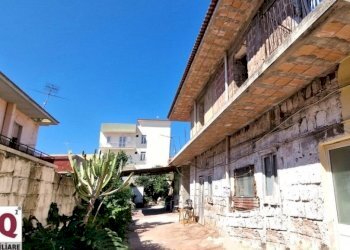 Casa indipendente Mondragone - foto 1