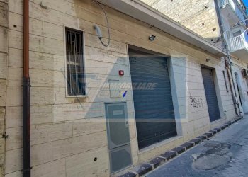 Shop VIA CRISPI, Siracusa - photo 2