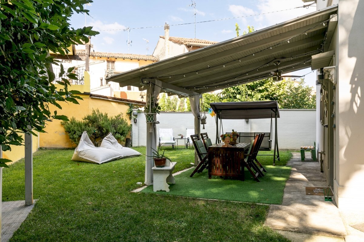 Independent house Cento - photo 1