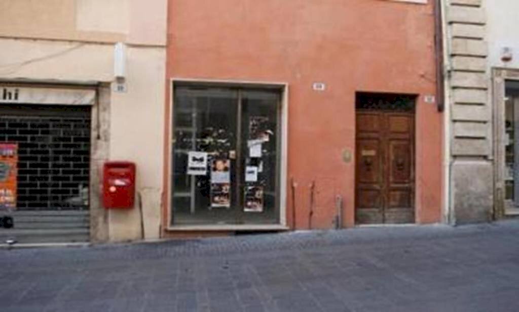 esterno negozio prima dell\'inizio dei lavori - Shop via Roma, Rieti - photo 3