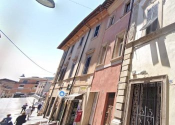 esterno negozio prima dell\'inizio dei lavori - Negozio via Roma, Rieti - foto 2