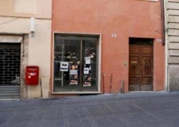 esterno negozio prima dell\'inizio dei lavori - Negozio via Roma, Rieti - foto 3