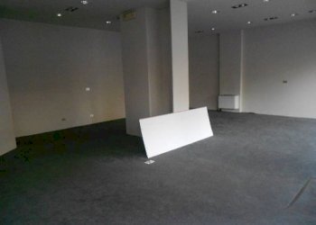 1a1ROMY_1l1j.1_6.jpg - Commercial Premises Viale Giosuè Carducci, Lucca - photo 2