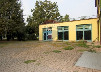 Negozio Viale Fratelli Cervi, 2/e 
 Correggio, Correggio - foto 27