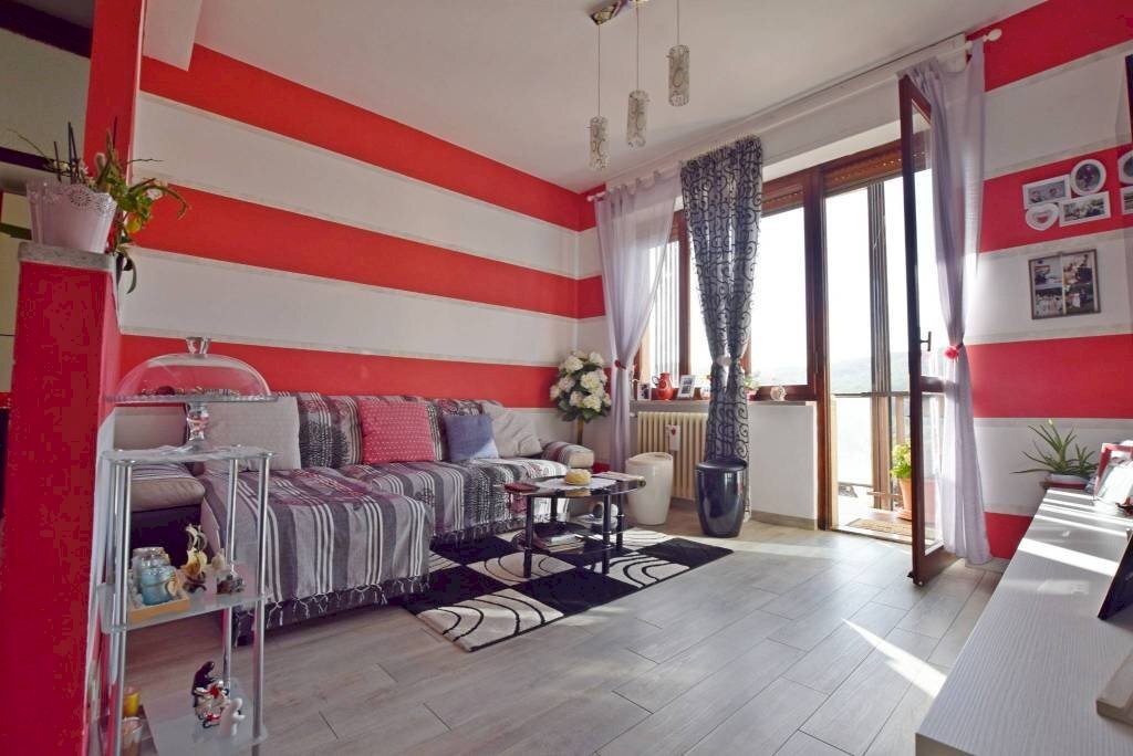 Salone - Quadrilocale piazza Don Pennino, 4, San Michele Mondovì - foto 2