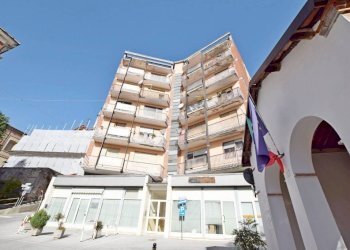 Facciata - Quadrilocale piazza Don Pennino, 4, San Michele Mondovì - foto 19