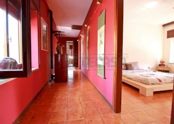 corridoio piano primo - Casa semi indipendente Via Pasubio 5, Montorso Vicentino - foto 12