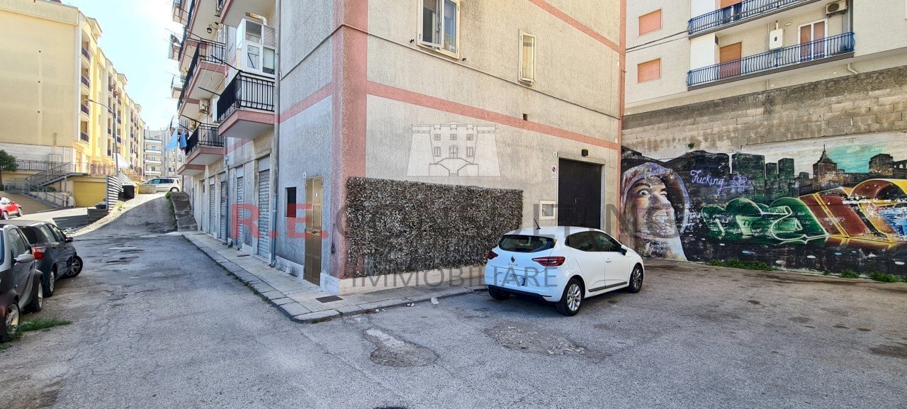 20231009_104523.jpg - Locale Commerciale Viale Europa 33, Martina Franca - foto 2