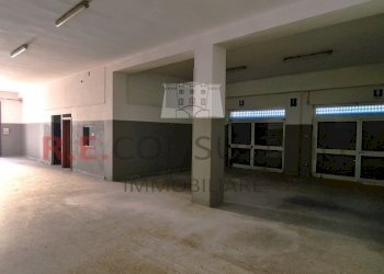 20231009_105137.jpg - Locale Commerciale Viale Europa 33, Martina Franca - foto 1