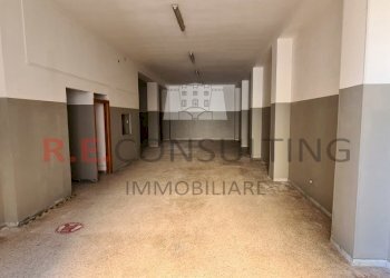 20231009_104757.jpg - Locale Commerciale Viale Europa 33, Martina Franca - foto 5