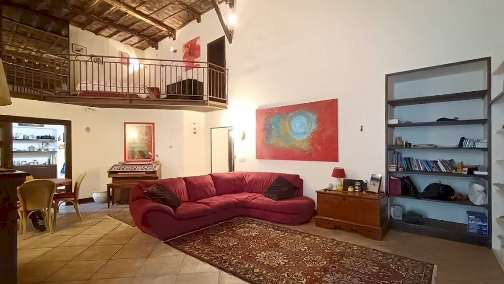 Three-room apartment Via Lungarini, Palermo (neighborhood Centro Storico) - photo 3