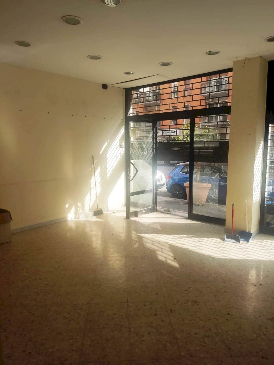 PHOTO-2023-10-10-10-53-26 (3).jpg - Commercial Premises Via Brigata Bari 140, Bari - photo 3