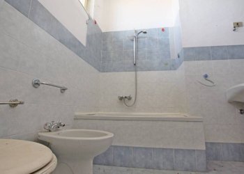 Bagno - Four-room apartment piazza Carlo Barbero, 2, Morozzo - photo 16