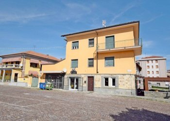 Facciata - Quadrilocale piazza Carlo Barbero, 2, Morozzo - foto 23