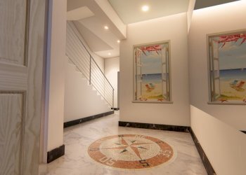 Vano scala_Photo - 39.jpg - Appartamento Vico Biancardi 8, Alassio - foto 15