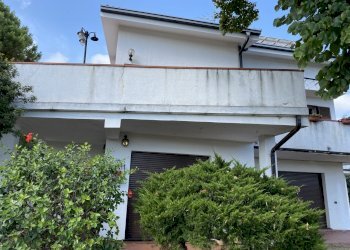 image00003.jpeg - Villa Strada Comunale dei Massabovi 16, Imperia - foto 4