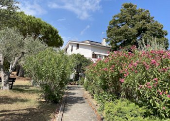 image00005.jpeg - Villa Strada Comunale dei Massabovi 16, Imperia - foto 9