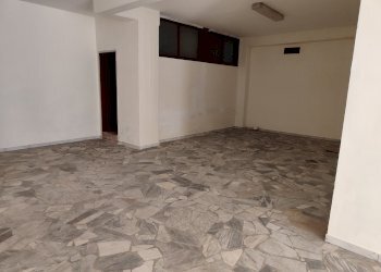 Locale Commerciale Via Cesinali, Atripalda - foto 7