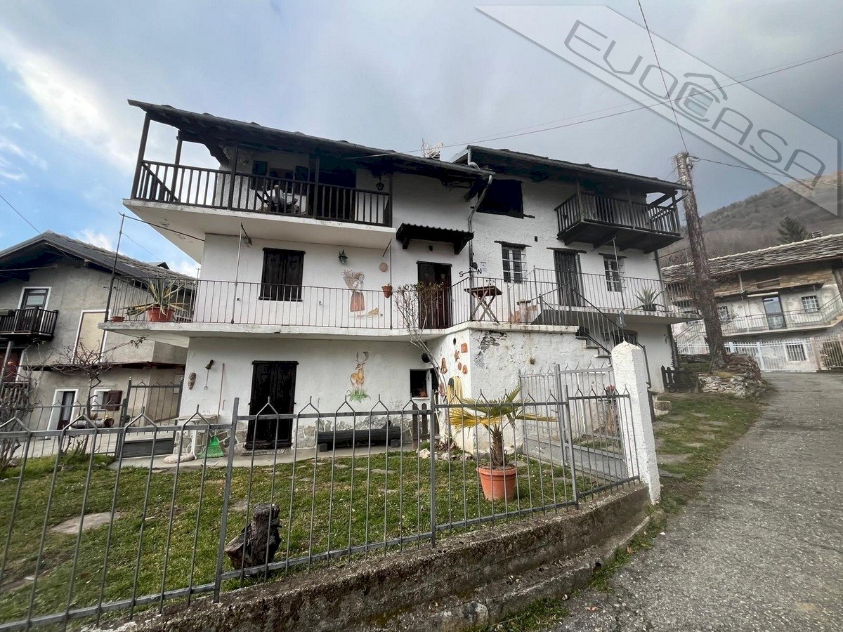 Independent house Borgata Saretto , Perosa Argentina - photo 1