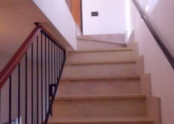 SCALA  INT. - Casa indipendente via Enrico Pietrafraccia, Ceriale - foto 10