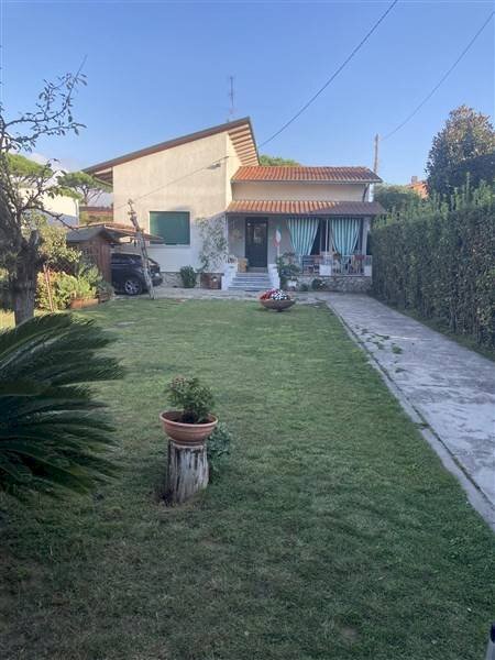 Villa via Fivizzano, Massa - foto 1