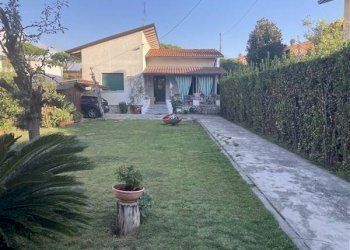 Villa via Fivizzano, Massa - foto 2