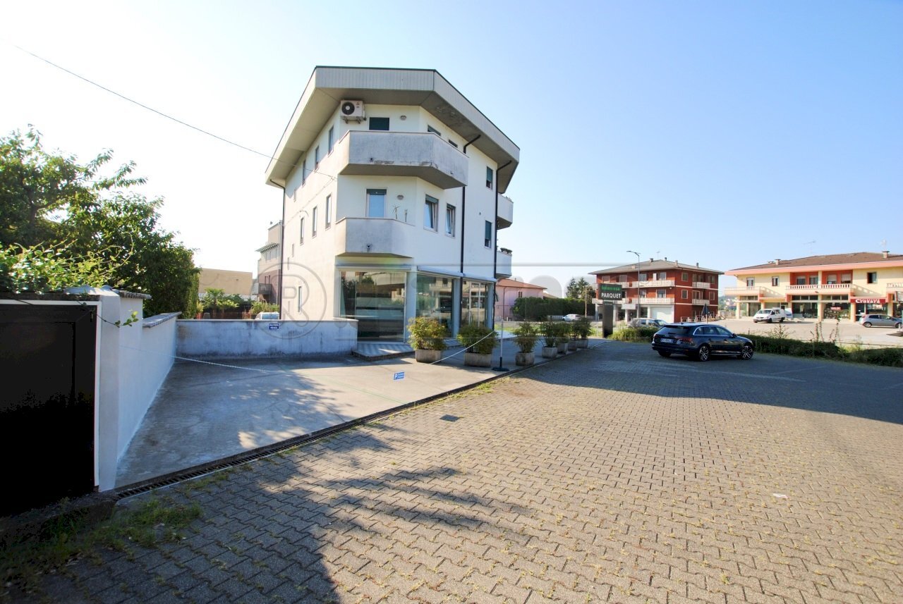 Retecasa_Cornedo - Posto Auto Via Monte Verlaldo 85, Cornedo Vicentino - foto 2