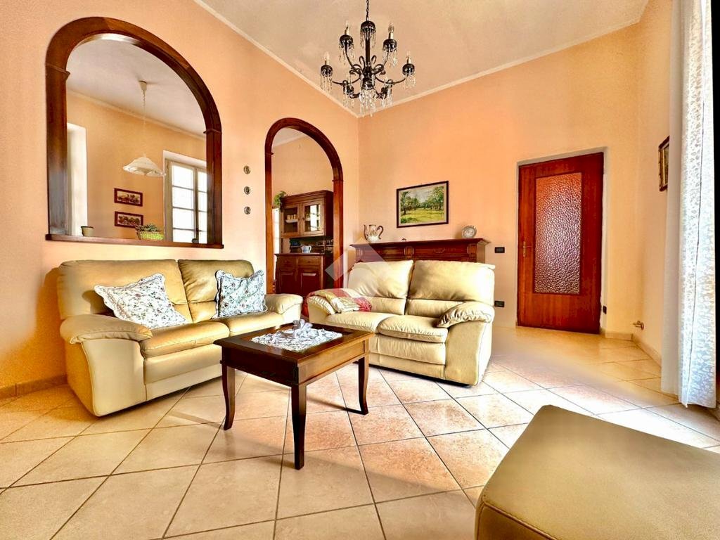 Casa indipendente Via Domenico Carbone, Villalvernia - foto 2