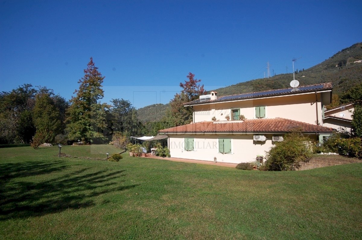 DSC_0007.JPG - Villa Via Valdicastello Carducci 36, Pietrasanta - foto 2