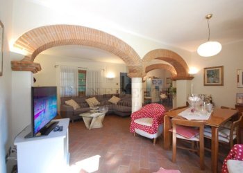 DSC_0024.JPG - Villa Via Valdicastello Carducci 36, Pietrasanta - foto 26