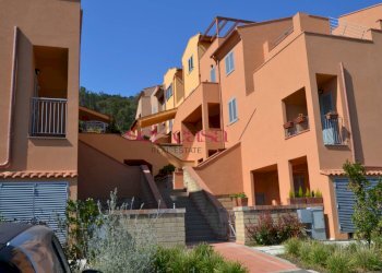 Three-room apartment Castiglione della Pescaia - photo 1