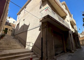 IMG_8331.jpg - Quadrilocale VIA CARLO PAPA 26, Modica - foto 1