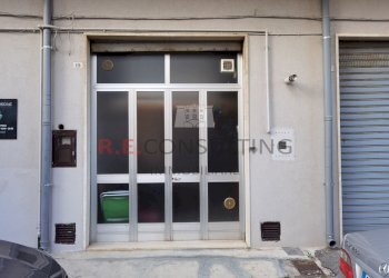 IMG_20231010_08354611.jpg - Locale Commerciale Via Serramancone 14, Martina Franca - foto 1