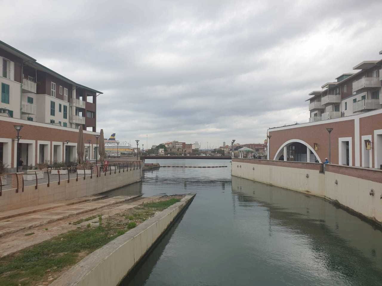 maz16.jpg - Three-room apartment Livorno - photo 1