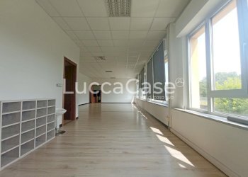 Office Lucca (neighborhood San Concordio Contrada) - photo 1