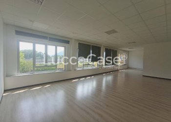 Office Lucca (neighborhood San Concordio Contrada) - photo 2