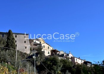 Semi-detached house Lucca - photo 1