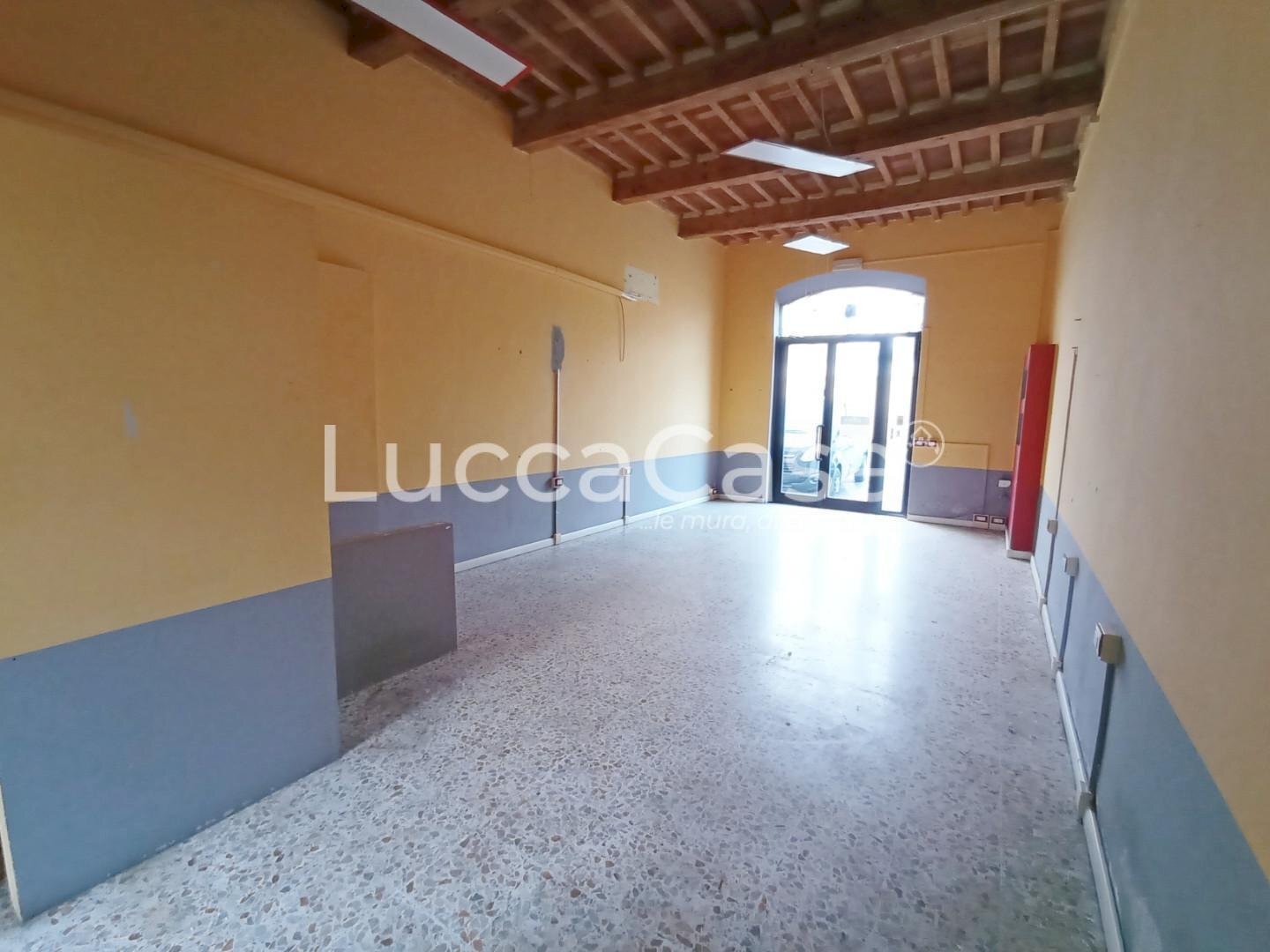 Commercial Premises Nave - photo 1