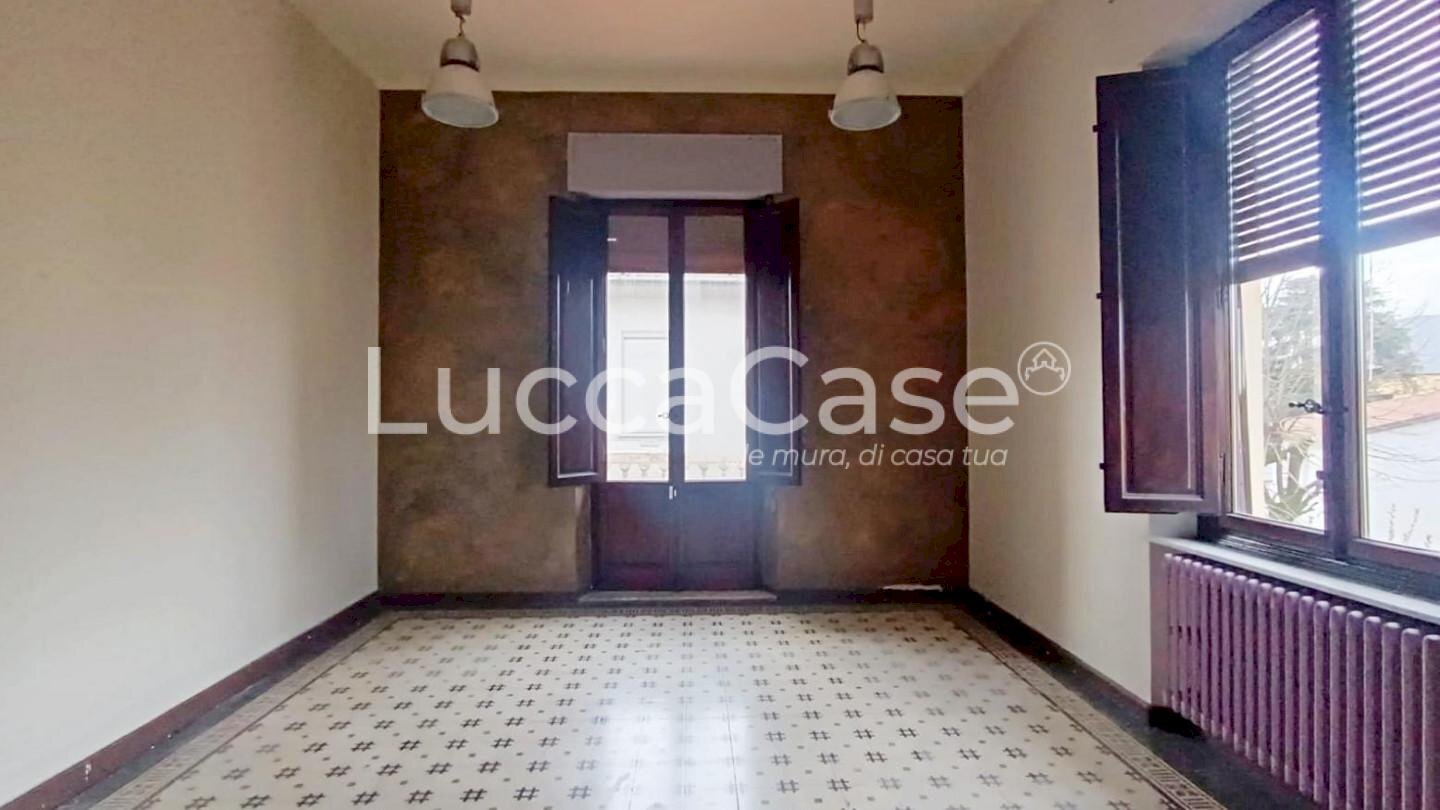 Office Lucca (neighborhood Sant'Anna) - photo 2