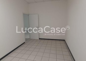 Office Lucca (neighborhood Sant'Anna) - photo 15