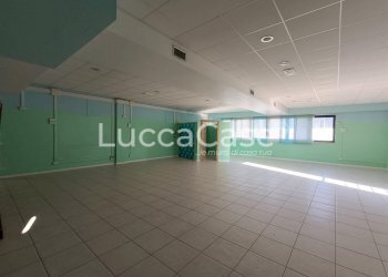 Office Lucca (neighborhood Sant'Anna) - photo 3